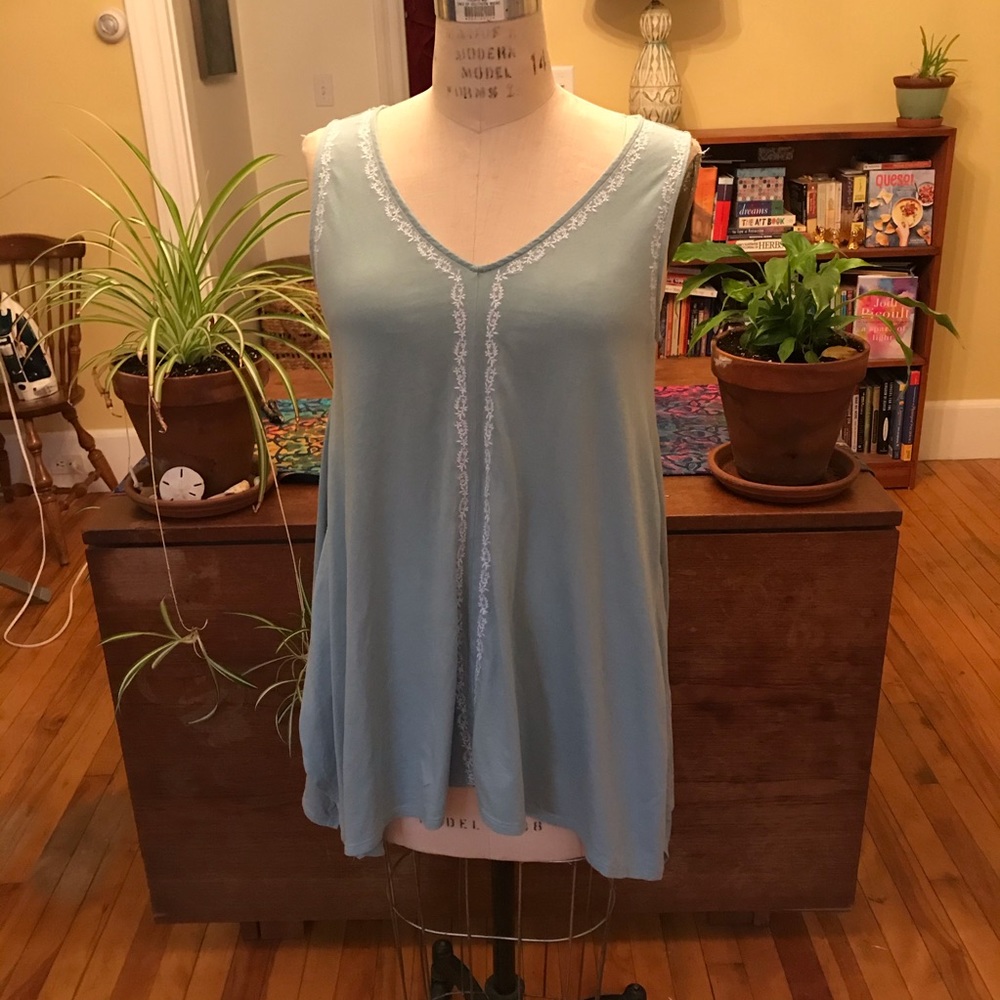 Garnet Hill embroidered flowy tunic tank